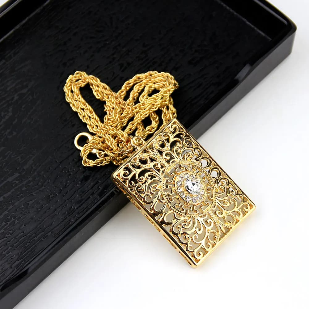 collier le manège à bijoux