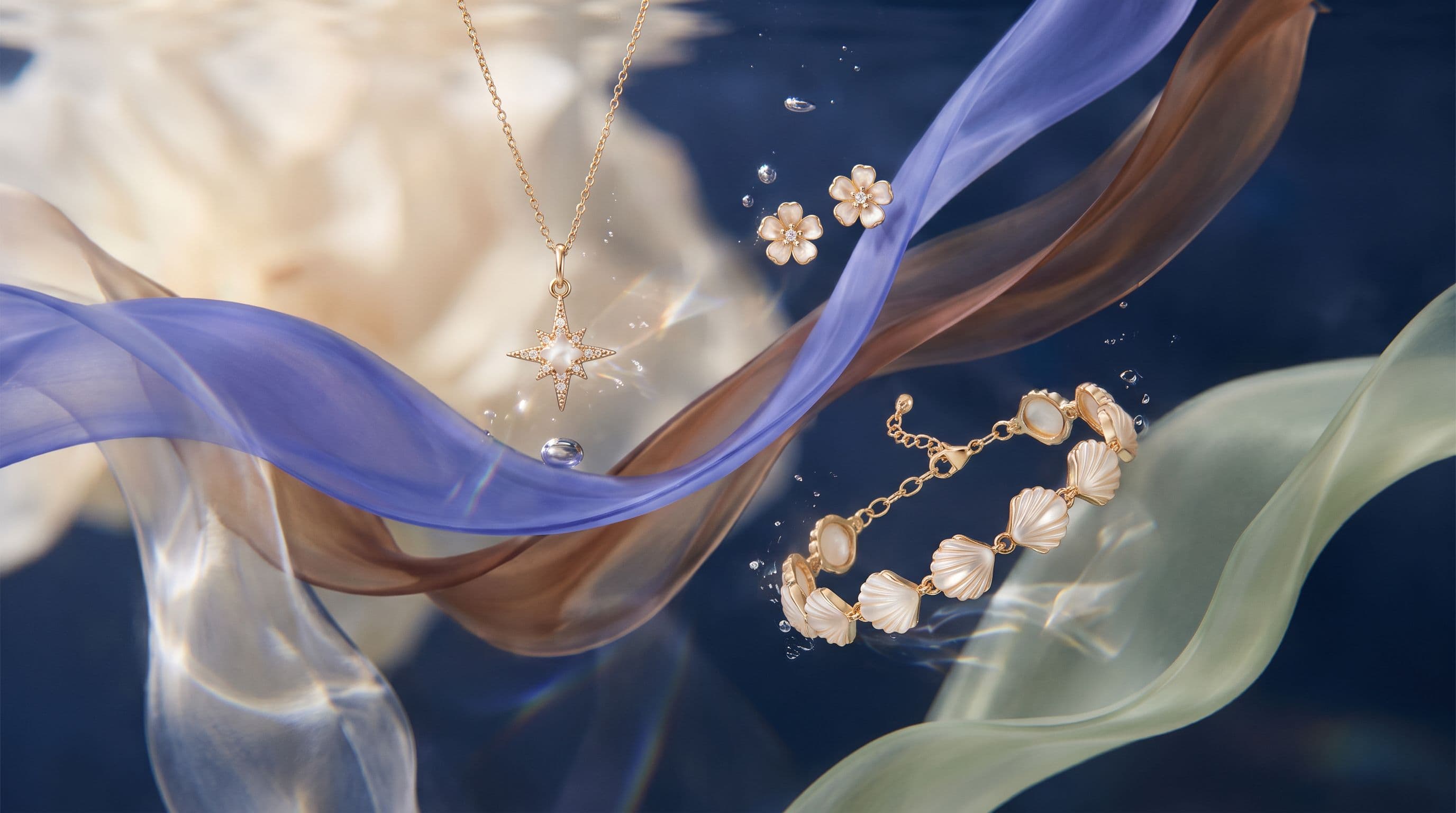 Bijoux fantaisie flottant dans une lumière douce