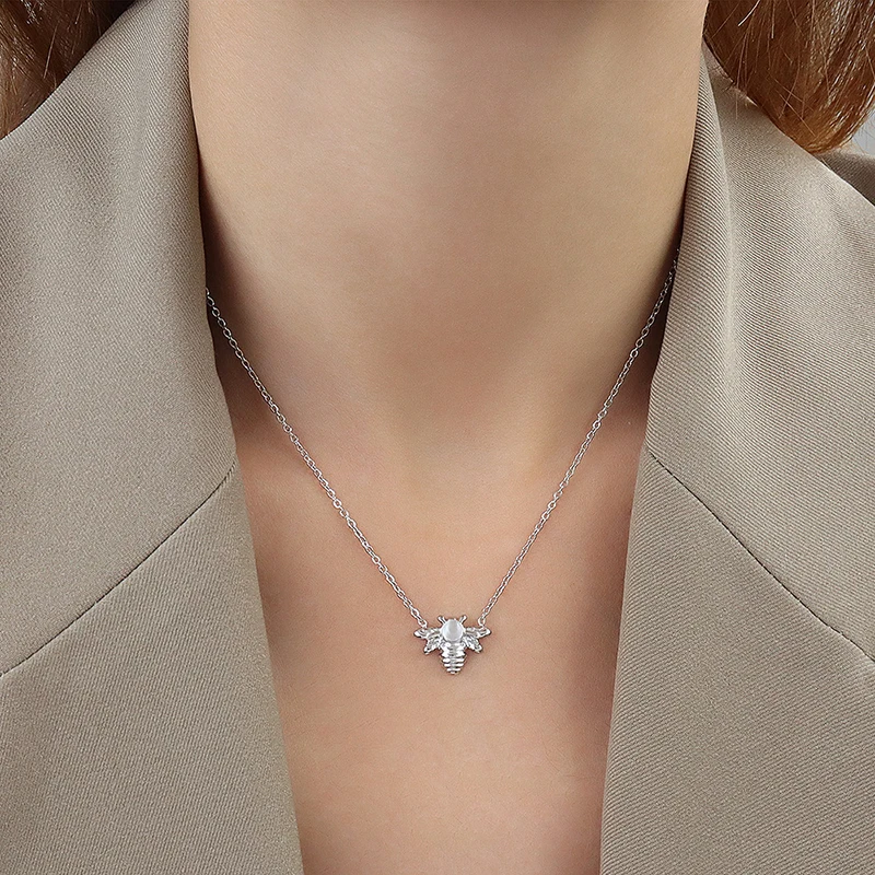 pendantif femme manège à bijoux